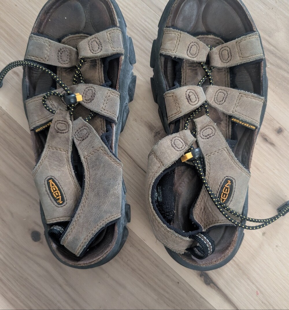 Keen Brown Women's Sandals size 8 GUC Like New, worn 1x